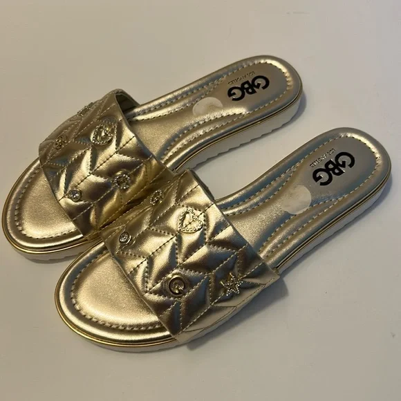 GBG Los Angeles Metallic Gold Quilted Sandals - Picture 12 of 16